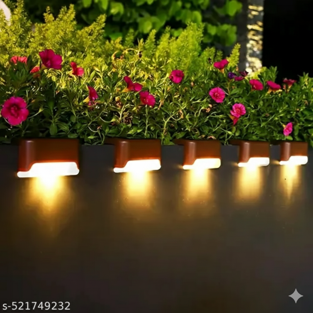 Solar wall light